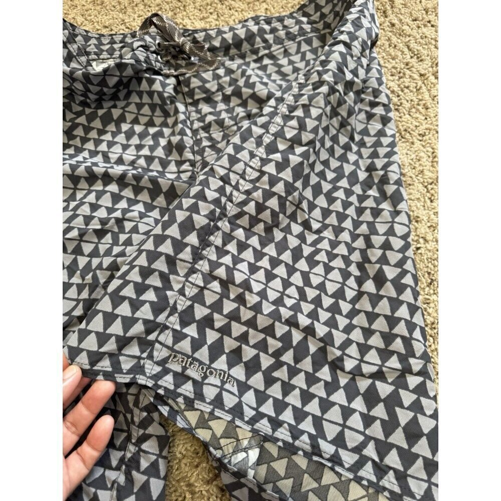 PATAGONIA Gray Black Board Swim Shorts Surf Beach Hawaiian Outdoor Sz 36 - Picture 4 of 9